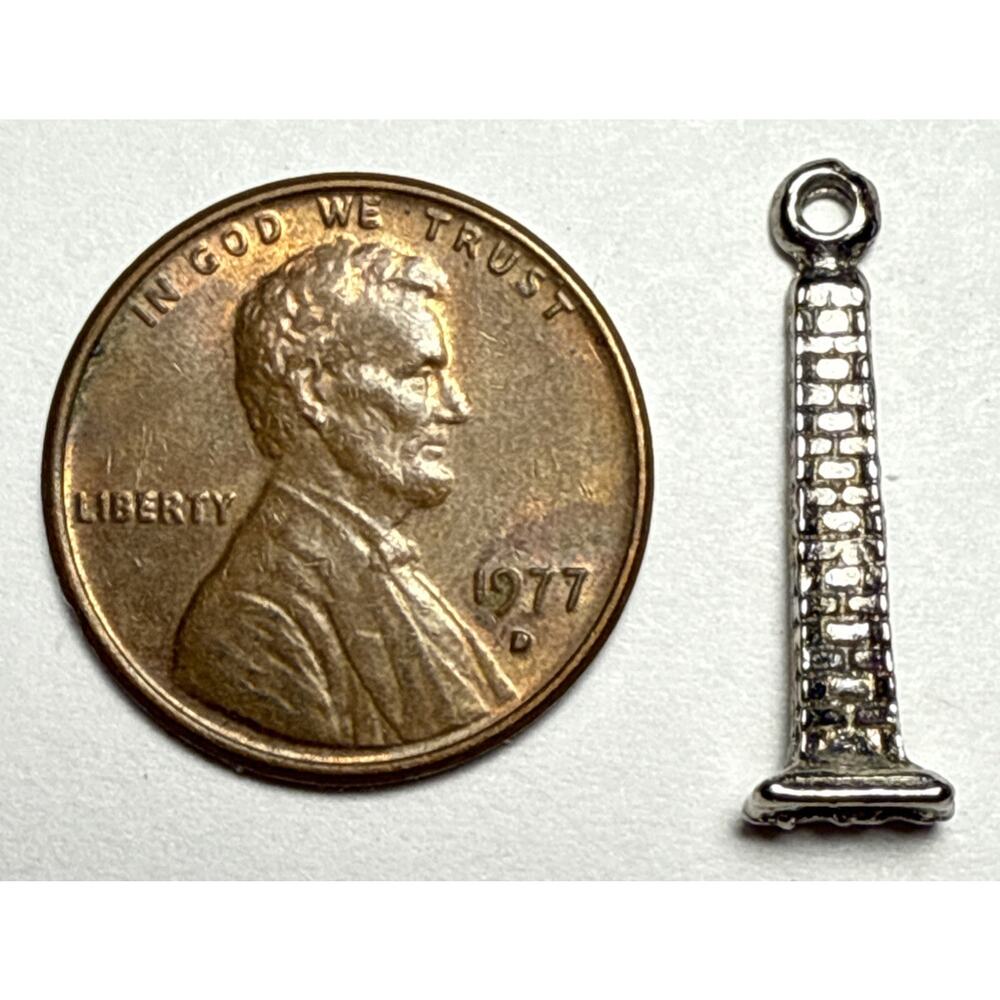 Vintage Washington Monument Silver Tone Metal Charm 1I